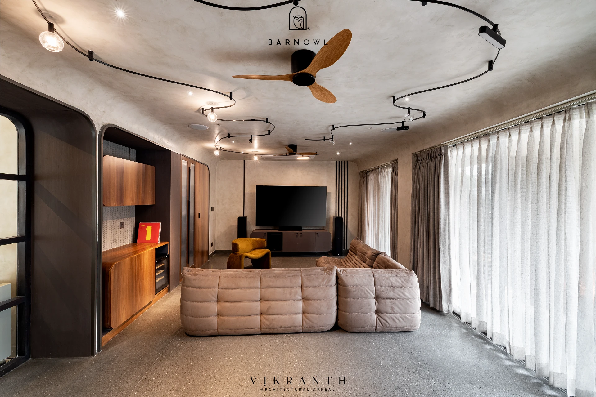 THE CONVERSATION PIT